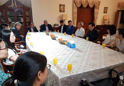 استادان زبان فارسی در خارج از کشور سرمایه‌های ارزشمندی هستند